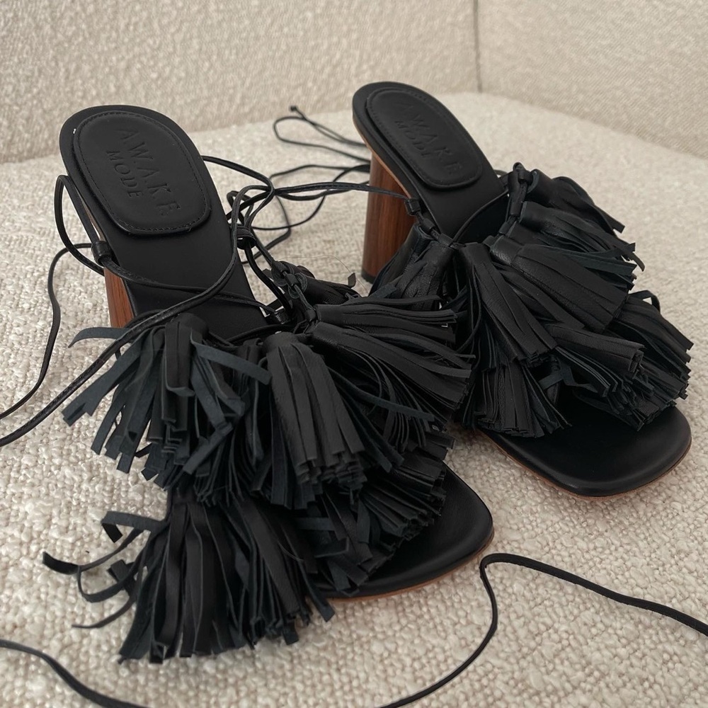 ❌SOLD❌A.W.A.K.E. mode Gortensia Sandal - Picture 2 of 10